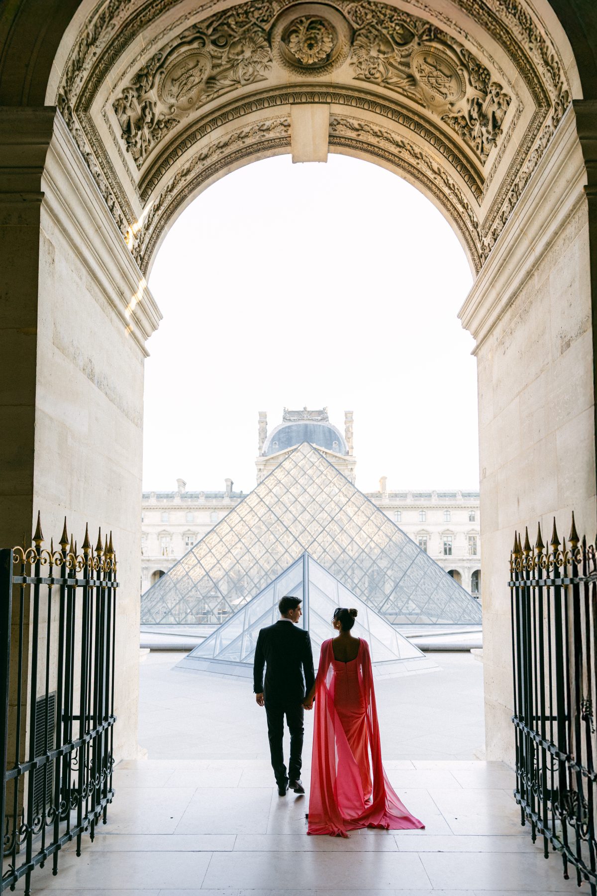 Mariage intimiste au Louvre à Paris