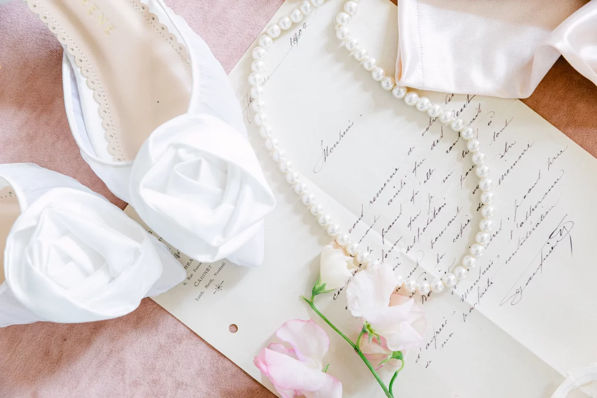 Flatlay mariage Paris Château de Villette