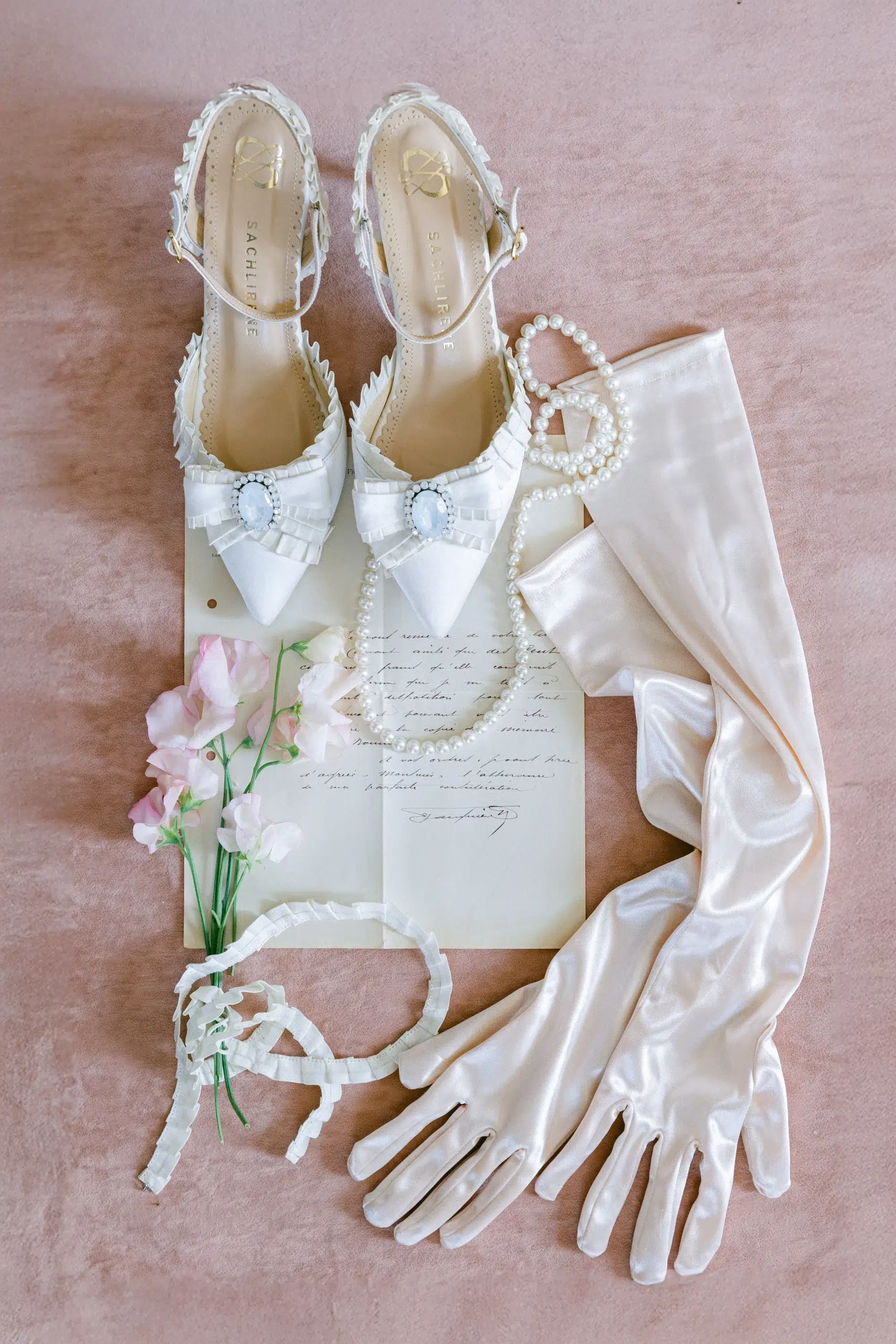 Flatlay mariage Château de Villette près de Paris