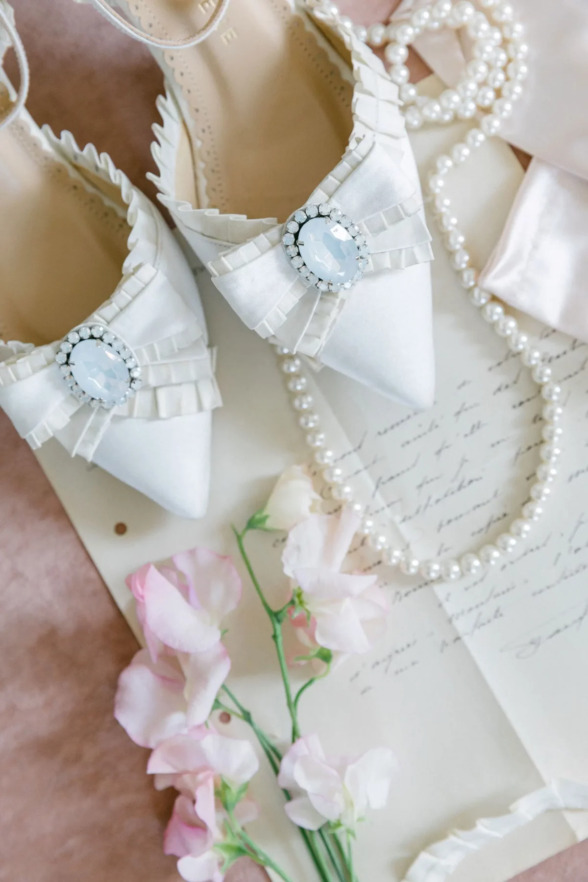 Photographe Flatlay mariage luxe Paris accessoires mariées