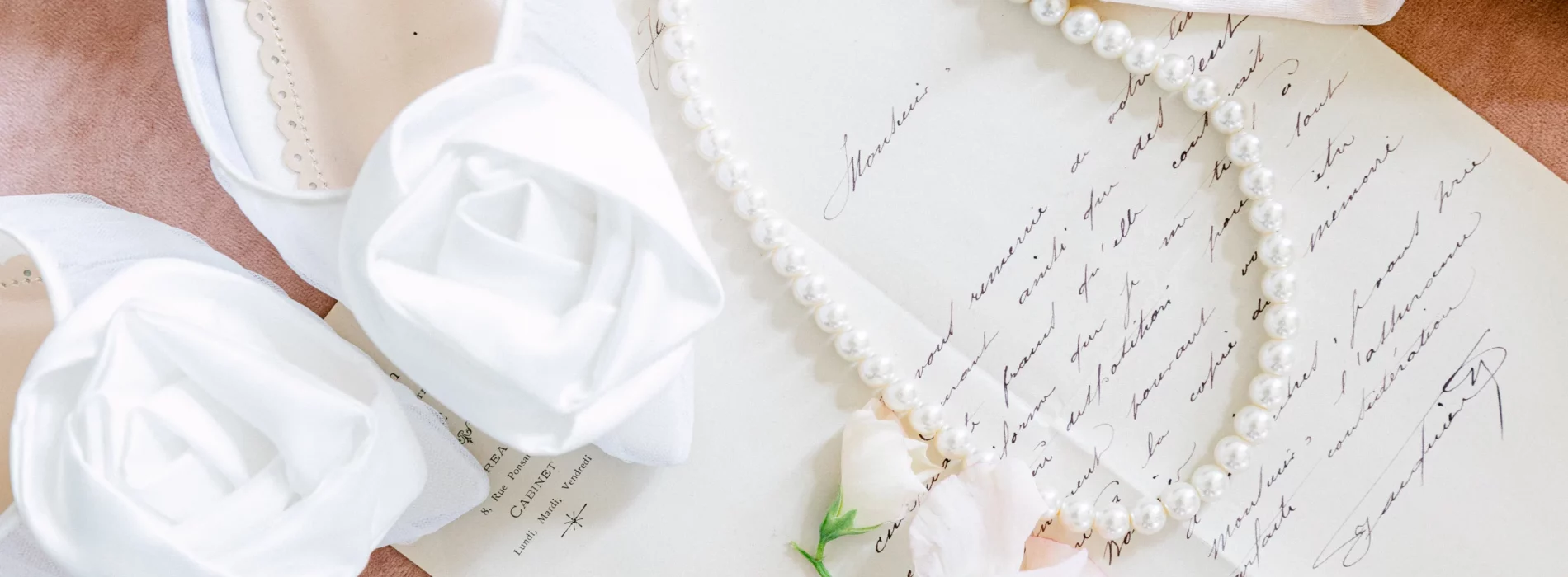 Flatlay mariage Paris Château de Villette
